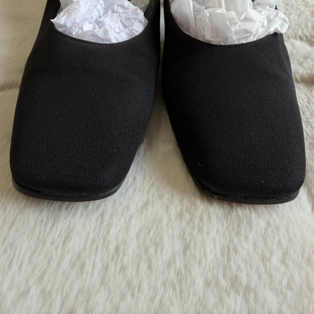 Black Pointed Toe Crystal-Embellished Heel Pumps - Picture 3 of 9